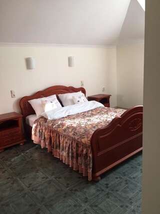Хостелы Homey Hostel Минск Большой двухместный номер с 1 кроватью-6