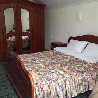 Хостелы Homey Hostel Минск Большой двухместный номер с 1 кроватью-9