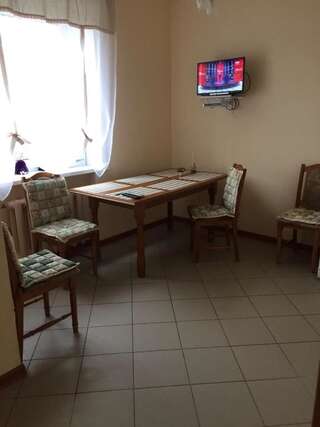 Хостелы Homey Hostel Минск Большой двухместный номер с 1 кроватью-11